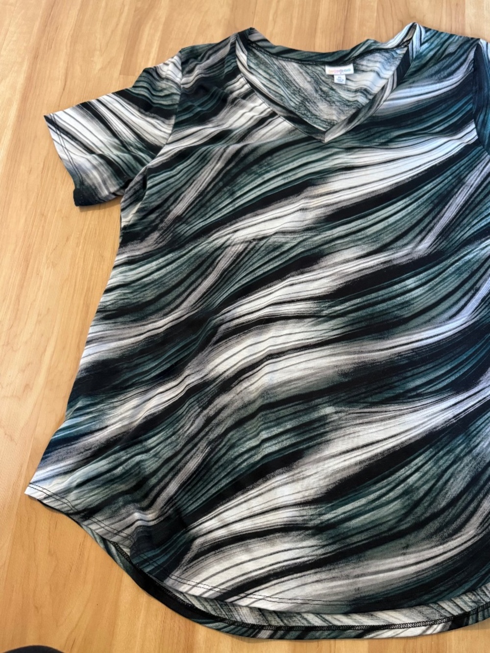 LuLaRoe XL Shirt